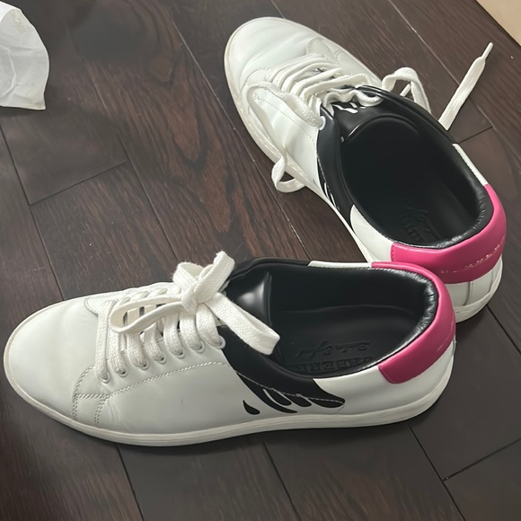Burberry white sneaker with pink and black - Picture 2 of 9